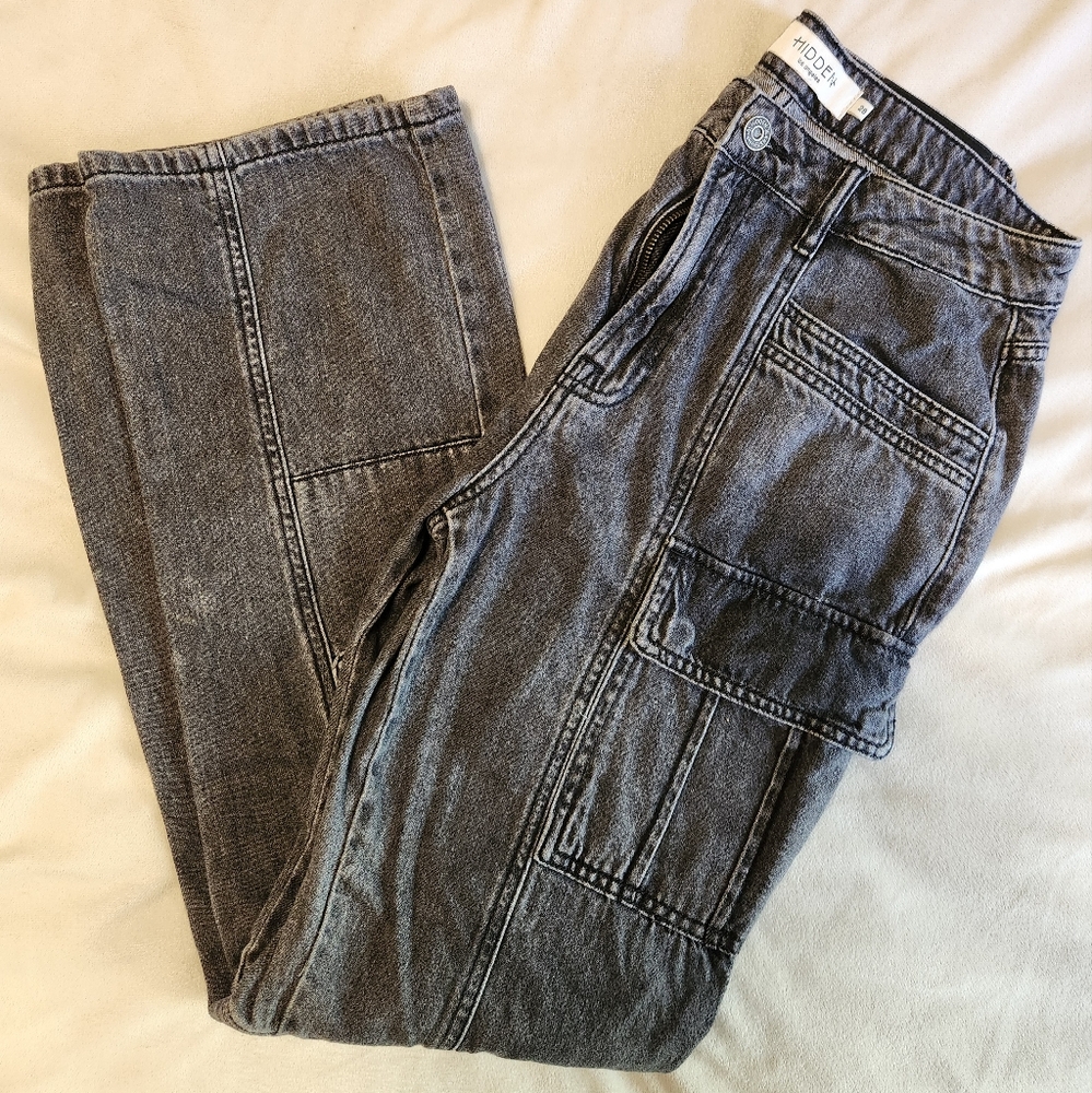 HIDDEN Jeans Straight Leg Cargo Pants in Charcoal (28)